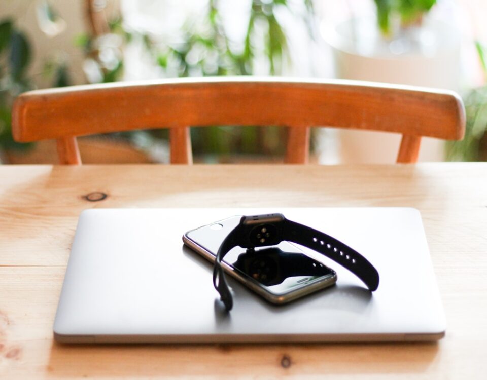 Como dispositivos eletrônicos garantem que você nunca perca uma notícia