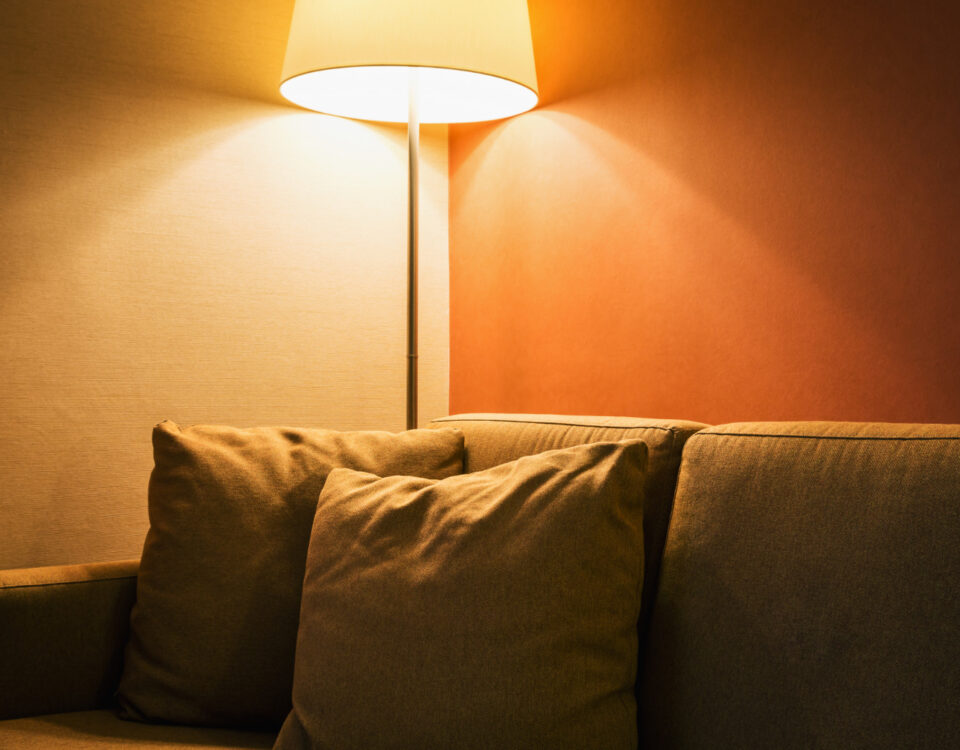 Qual a iluminação ideal para destacar sua decoração?