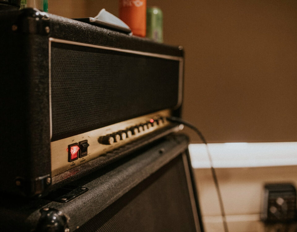 Amplificadores e acessórios que dominam o mercado musical Amplificadores e acessórios que dominam o mercado musical