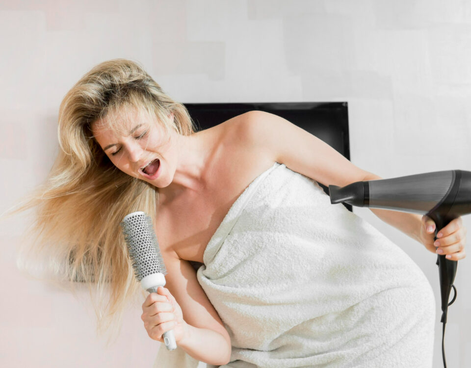 Secador, chapinha ou difusor: Qual agride menos o cabelo? Secador, chapinha ou difusor: Qual agride menos o cabelo?