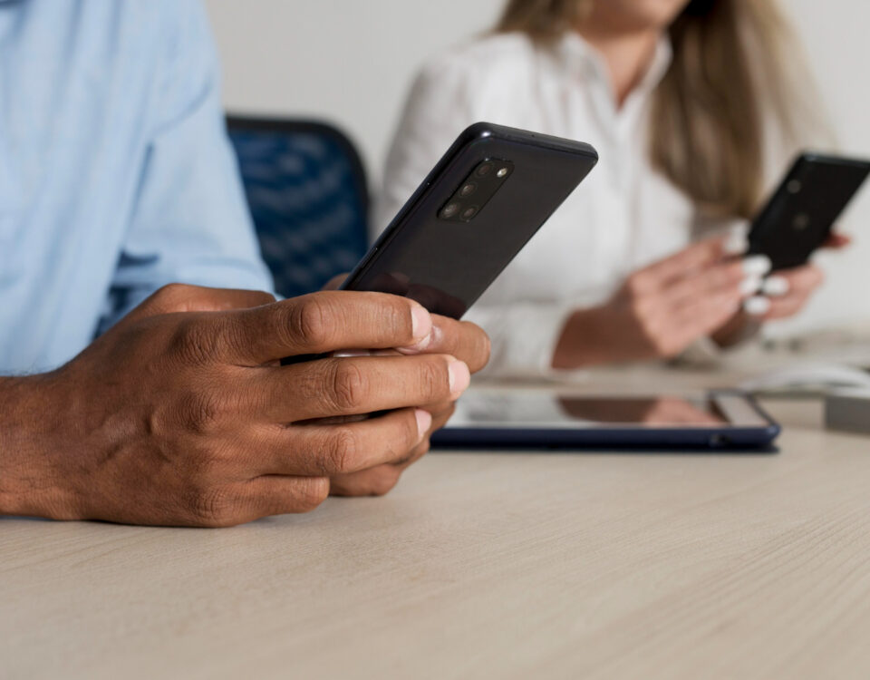 Equipamentos e estrutura para começar a usar RCS na sua empresa Equipamentos e estrutura para começar a usar RCS na sua empresa