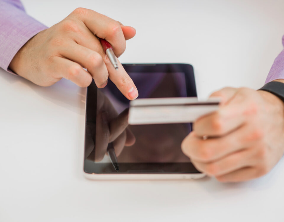 Dispositivos móveis prontos para simular crédito em apps Dispositivos móveis prontos para simular crédito em apps