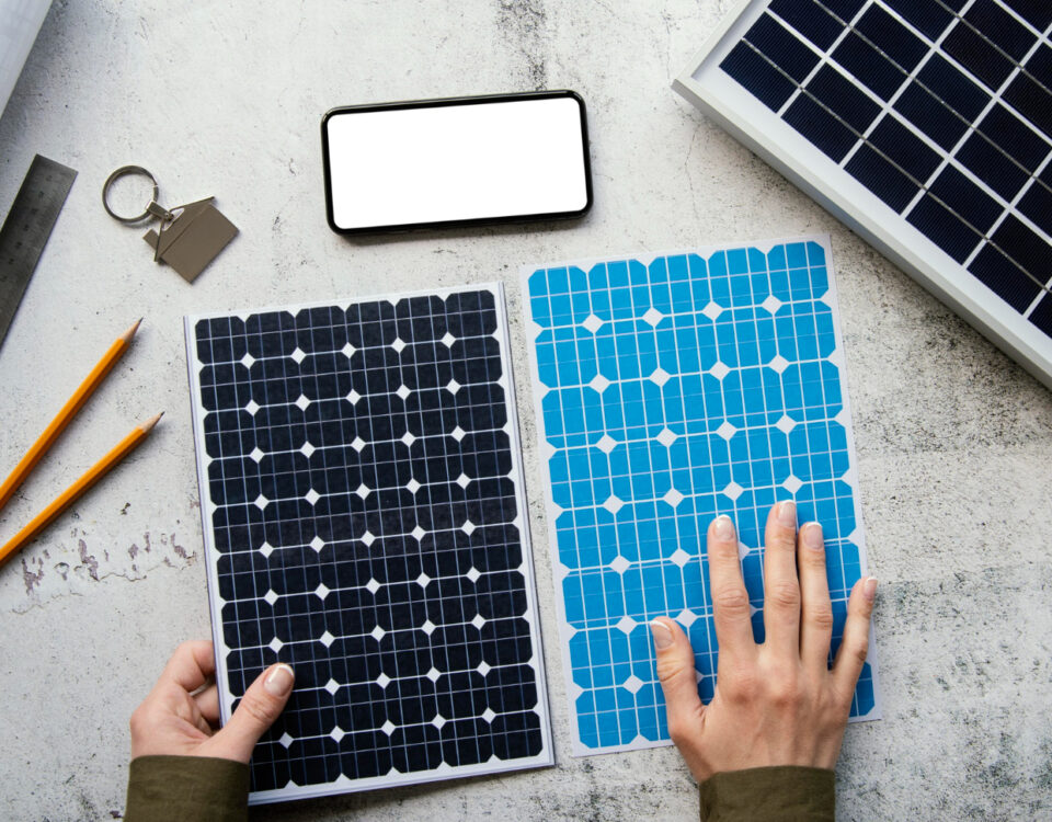 Qual a diferença entre placas solares monocristalinas e policristalinas? Qual a diferença entre placas solares monocristalinas e policristalinas?