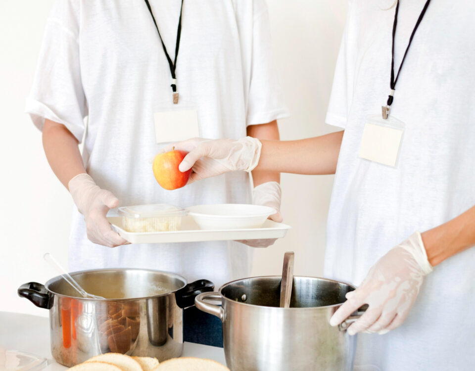 Equipamentos essenciais nas cozinhas escolares modernas