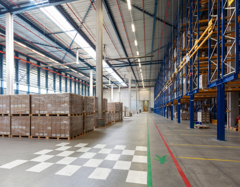 Tecnologias que reduzem o consumo de energia em armazéns