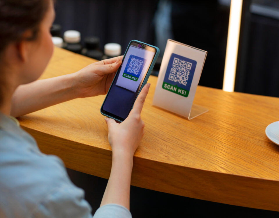 Totens, biometria e QR codes no atendimento público Totens, biometria e QR codes no atendimento público