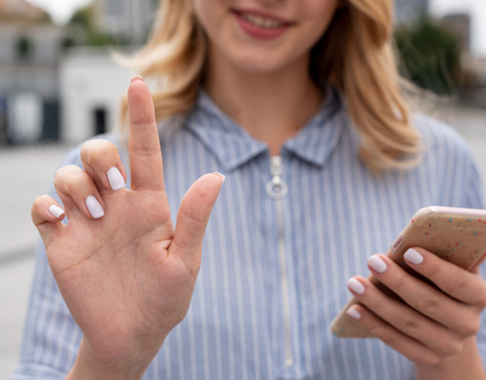 Gadgets que falam com as mãos: eletrônicos para Libras