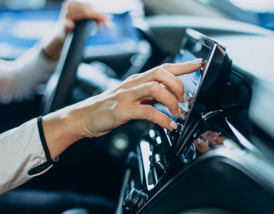 Head-up display no ensino: olhar na via, não no painel