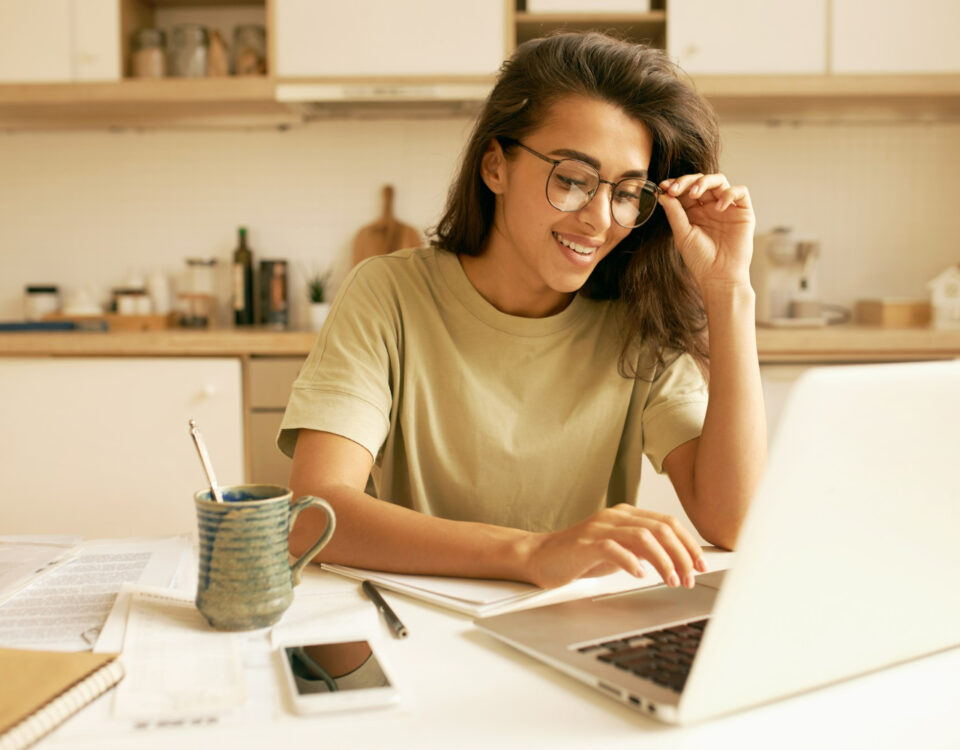 Kits acessíveis para estudar online: testes e achados