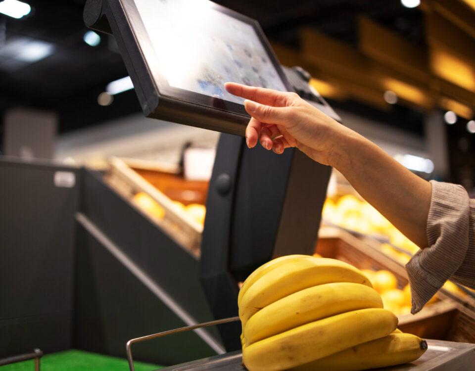 Totens de autoatendimento: onboarding sem filas na empresa