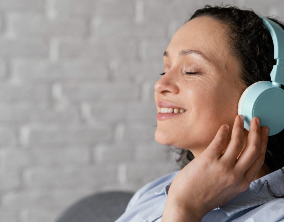 Fones de ouvido podem influenciar a saúde neurológica?