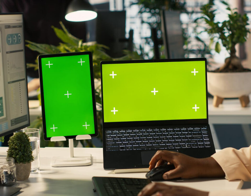 Tablet como segunda tela: conexão sem fio ou cabo vale mais?